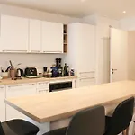 Spacious Flat Close To The Eiffel Tower